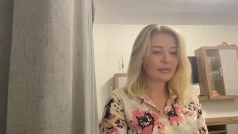 blondie_xoxoxo online show from September 16, 8:48 am