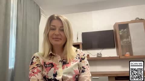 blondie_xoxoxo online show from October 2, 6:53 am