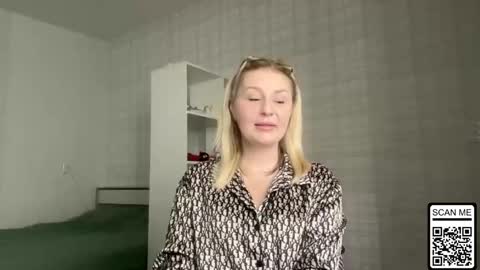Snapshot of blondie_xoxoxo chatting on February 18, 9:16 am blondie_xoxoxo online show from February 18, 9:16 am