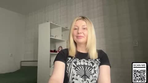 Snapshot of blondie_xoxoxo chatting on February 19, 10:33 am blondie_xoxoxo online show from February 19, 10:33 am