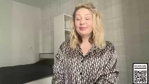 Snapshot of blondie_xoxoxo chatting on February 25, 10:14 am blondie_xoxoxo online show from February 25, 10:14 am