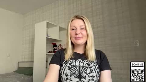 Snapshot of blondie_xoxoxo chatting on March 7, 1:19 pm blondie_xoxoxo online show from March 7, 1:19 pm