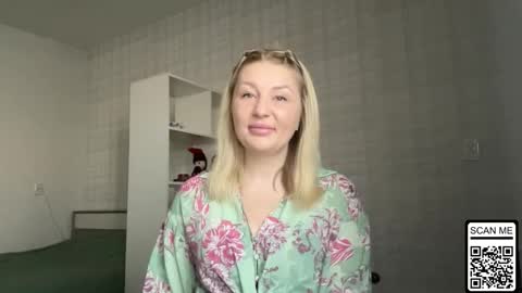 Snapshot of blondie_xoxoxo chatting on March 9, 7:12 am blondie_xoxoxo online show from March 9, 7:12 am