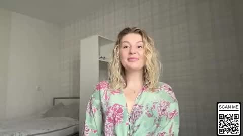 Snapshot of blondie_xoxoxo chatting on March 17, 7:01 am blondie_xoxoxo online show from March 17, 7:01 am