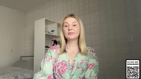 Snapshot of blondie_xoxoxo chatting on March 23, 8:51 am blondie_xoxoxo online show from March 23, 8:51 am