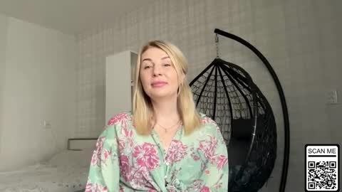 Snapshot of blondie_xoxoxo chatting on March 26, 10:32 am blondie_xoxoxo online show from March 26, 10:32 am