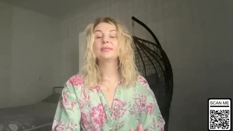 Snapshot of blondie_xoxoxo chatting on April 1, 8:59 am blondie_xoxoxo online show from April 1, 8:59 am