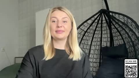 Snapshot of blondie_xoxoxo chatting on April 4, 12:46 pm blondie_xoxoxo online show from April 4, 12:46 pm