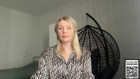 Snapshot of blondie_xoxoxo chatting on April 23, 11:20 am blondie_xoxoxo online show from April 23, 11:20 am