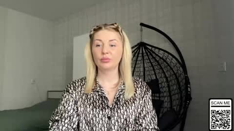Snapshot of blondie_xoxoxo chatting on April 29, 9:24 am blondie_xoxoxo online show from April 29, 9:24 am