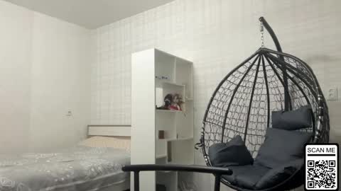 Snapshot of blondie_xoxoxo chatting on May 5, 7:33 pm blondie_xoxoxo online show from May 5, 7:33 pm
