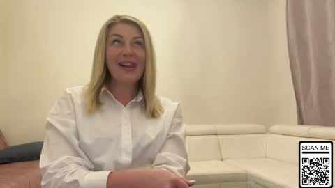 Snapshot of blondie_xoxoxo chatting on May 12, 10:51 pm blondie_xoxoxo online show from May 12, 10:51 pm