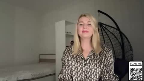Snapshot of blondie_xoxoxo chatting on June 5, 4:24 pm blondie_xoxoxo online show from June 5, 4:24 pm