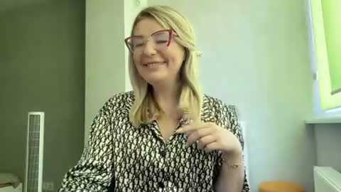 blondie_xoxoxo online show from August 3, 9:04 am