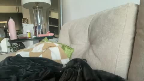 IM TRYNG online show from December 21, 7:32 pm