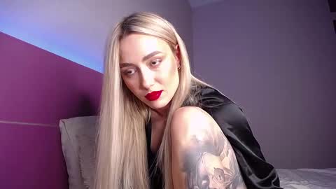 Anna online show from December 12, 9:15 pm