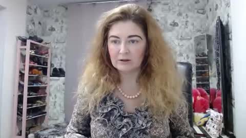 BlondMILfs online show from January 13, 3:23 am