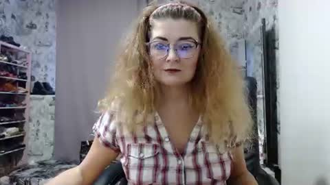 BlondMILfs online show from January 28, 1:05 pm