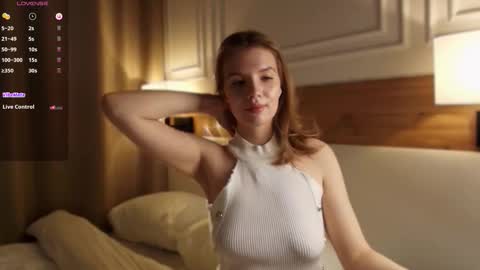 Snapshot of blondoll chatting on March 8, 1:25 am blondoll online show from March 8, 1:25 am