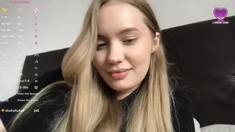 Snapshot of blondy_banny chatting on March 5, 5:14 am Blondy bunny online show from March 5, 5:14 am