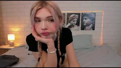 blondy_fina online show from September 17, 4:36 am
