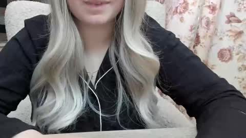blondymargaret online show from March 3, 12:27 pm