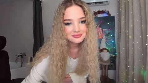 Sophia online show from December 6, 9:57 pm