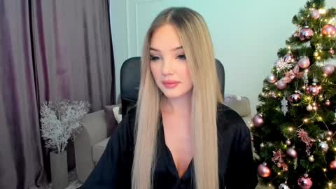 Sophia online show from December 17, 11:49 am