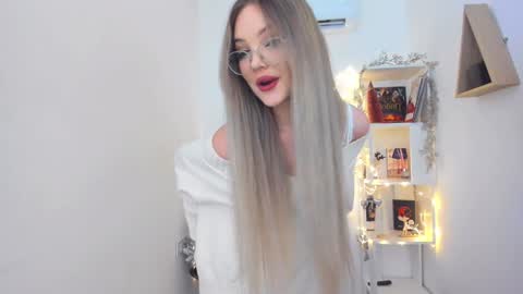 Sophia online show from December 25, 2:23 pm