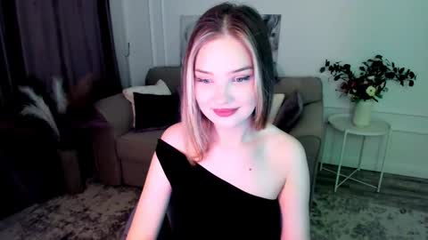 Sophia online show from September 23, 7:39 pm