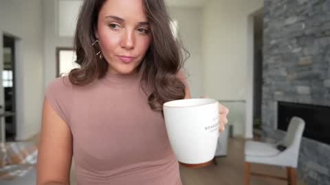 Emma Bloom online show from December 8, 7:11 pm