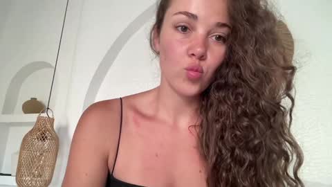 Snapshot of bloomyogi chatting on February 18, 12:17 am Emma Bloom online show from February 18, 12:17 am