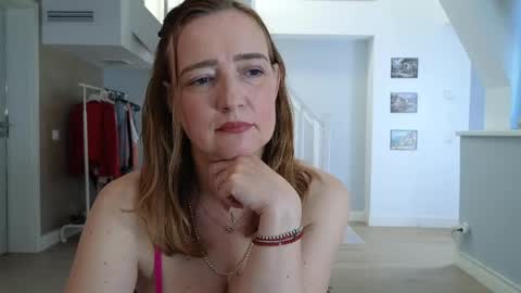 blue_angel_sweet online show from June 3, 4:04 am
