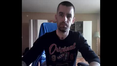 Snapshot of blue_eyed_wolf chatting on February 3, 2:55 pm Runaway online show from February 3, 2:55 pm