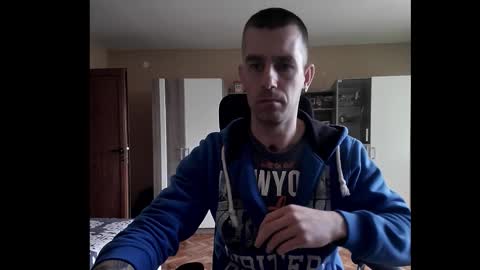 Snapshot of blue_eyed_wolf chatting on February 27, 2:06 pm Runaway online show from February 27, 2:06 pm
