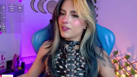 Snapshot of blue_kittenn chatting on September 11, 9:26 pm blue_kittenn online show from September 11, 9:26 pm
