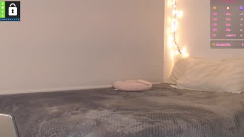 Snapshot of blue_nebula chatting on March 9, 12:10 am Blue online show from March 9, 12:10 am