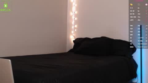 Snapshot of blue_nebula chatting on October 16, 10:00 pm Blue online show from October 16, 10:00 pm