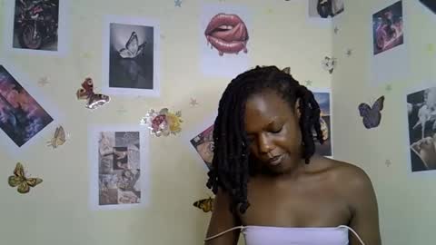 Snapshot of blue_savagee chatting on December 14, 6:12 pm blue_savagee online show from December 14, 6:12 pm
