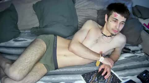 Snapshot of blue_w0rld chatting on February 25, 5:17 am SONNYVAN online show from February 25, 5:17 am