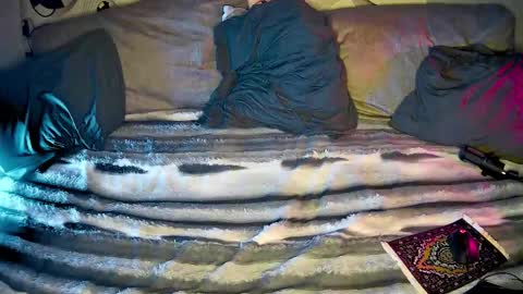 Snapshot of blue_w0rld chatting on February 26, 4:50 pm SONNYVAN online show from February 26, 4:50 pm