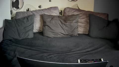 Snapshot of blue_w0rld chatting on March 23, 4:27 am SONNYVAN online show from March 23, 4:27 am