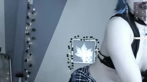 sophie  online show from September 29, 9:30 pm