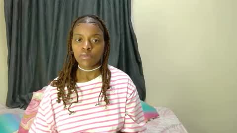 Snapshot of bluedi622952 chatting on April 17, 12:35 am Tee online show from April 17, 12:35 am
