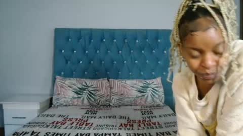 Snapshot of bluedi622952 chatting on June 28, 6:52 am Tee online show from June 28, 6:52 am