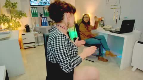 bluediamondsdreams online show from November 10, 7:02 pm