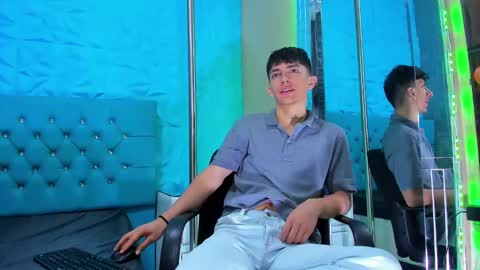 Snapshot of blueestar03 chatting on December 28, 12:35 pm blueestar03 online show from December 28, 12:35 pm