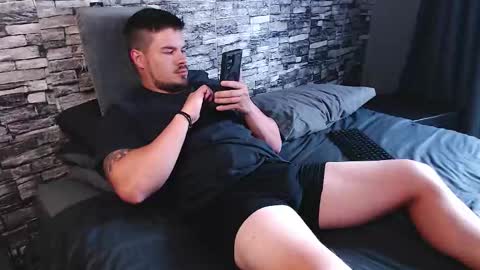 blueeyeboy0 online show from November 18, 7:57 am