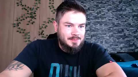 blueeyeboy0 online show from July 17, 9:38 am