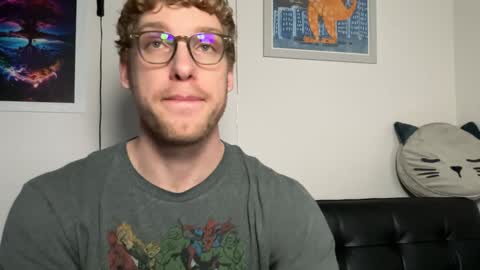 Snapshot of blueeyedtallguy chatting on December 8, 2:39 am blueeyedtallguy online show from December 8, 2:39 am